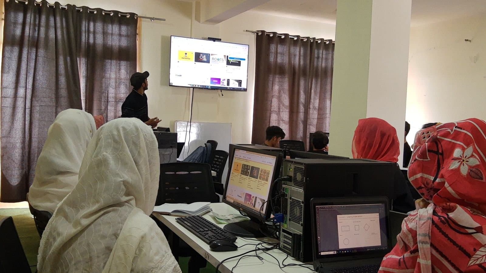 Digital Skills & Employability photo 9